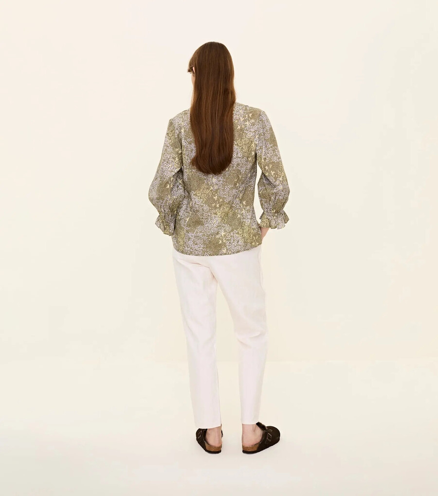 blomstrende bluse