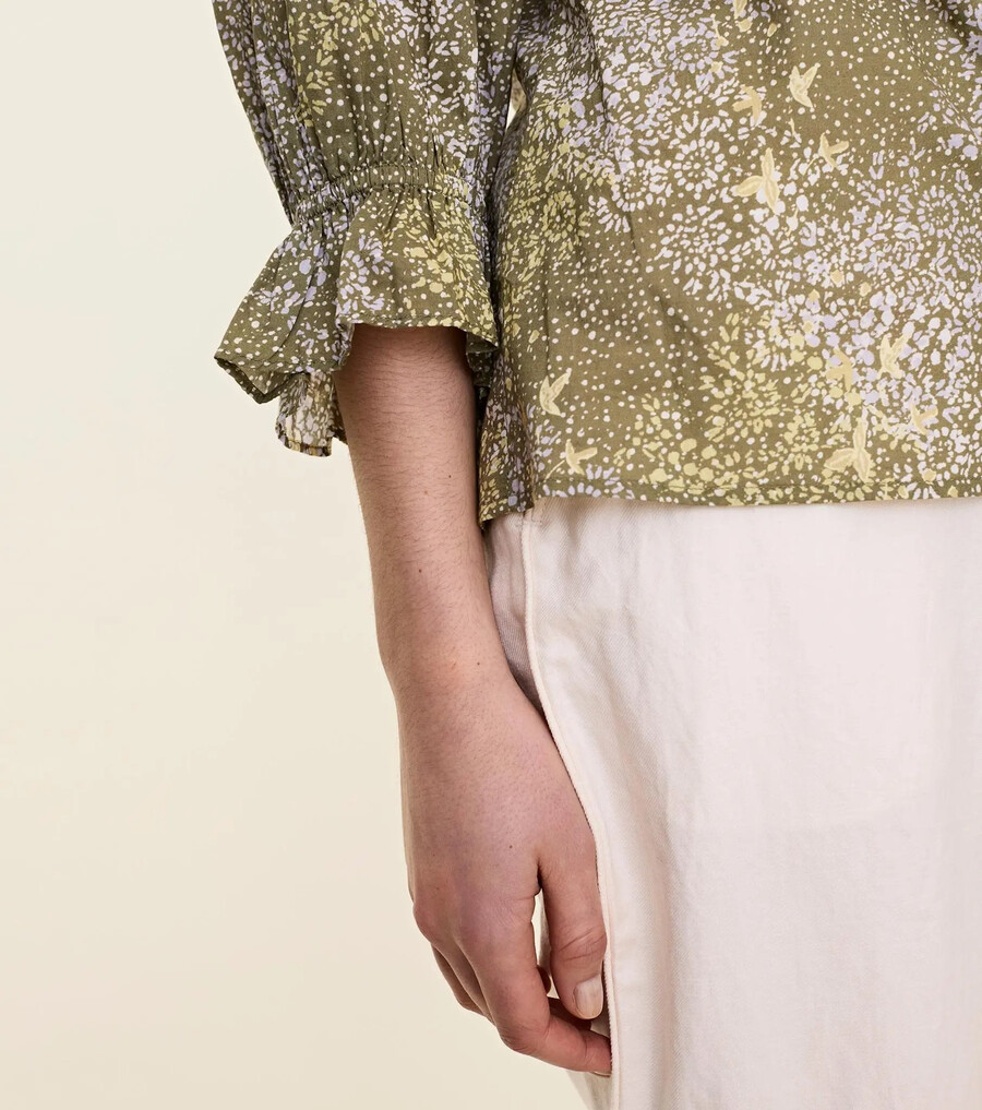 blomstrende bluse